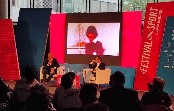 世俱杯投注-科里纳：裁判不可能不犯错 VAR也应与时俱进